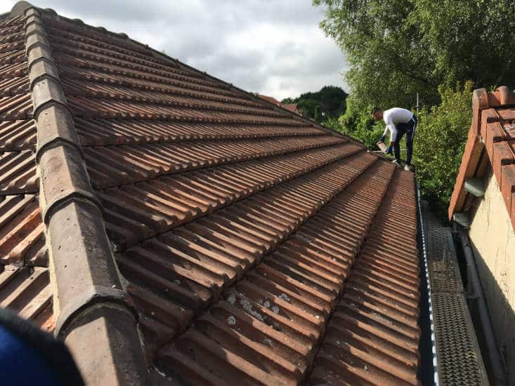 toiture en tuile rénovation en cours Cernay-la-Ville