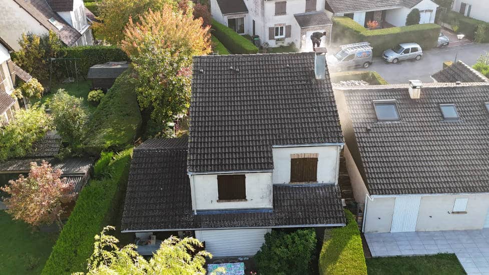 Nettoyage de toiture à saint-rémy-lès-Chevreuse : fin de chantier toiture nettoyée