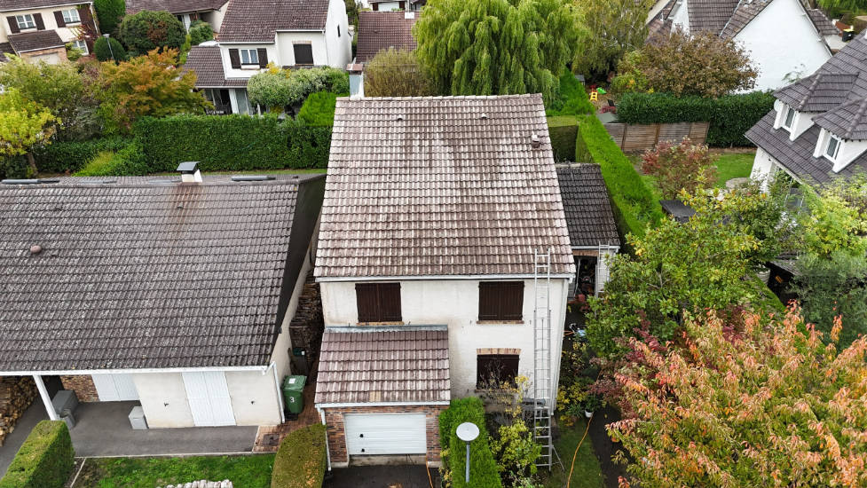 Nettoyage de toiture à saint-rémy-lès-Chevreuse : milieu de chantier 2