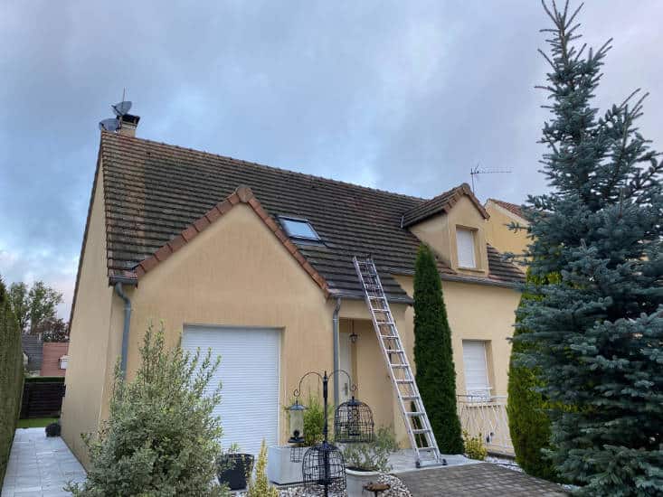 Un nettoyage de toiture à Bures-sur-Yvette avec lj Couverture