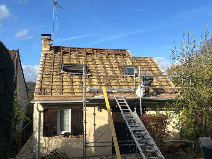 Toiture en cours de rénovation à chevreuse en Octobre 2025 avec LJ Couverture