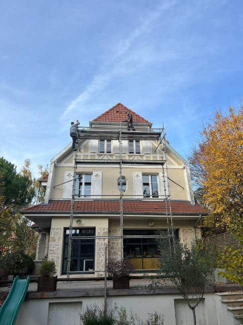 LJ Couverture chantier de rénovation d'une couverture en tuile à Chevreuse